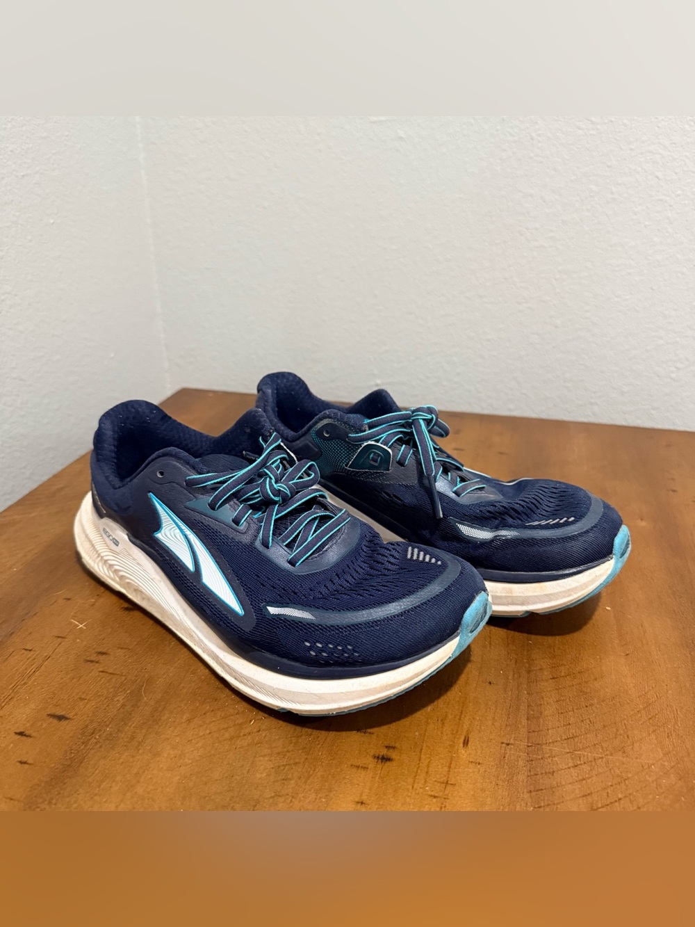 Altra Paradigm - Picture 2 of 7